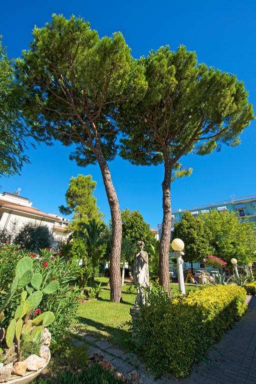 Hotel Garden Cattolica Zewnętrze zdjęcie