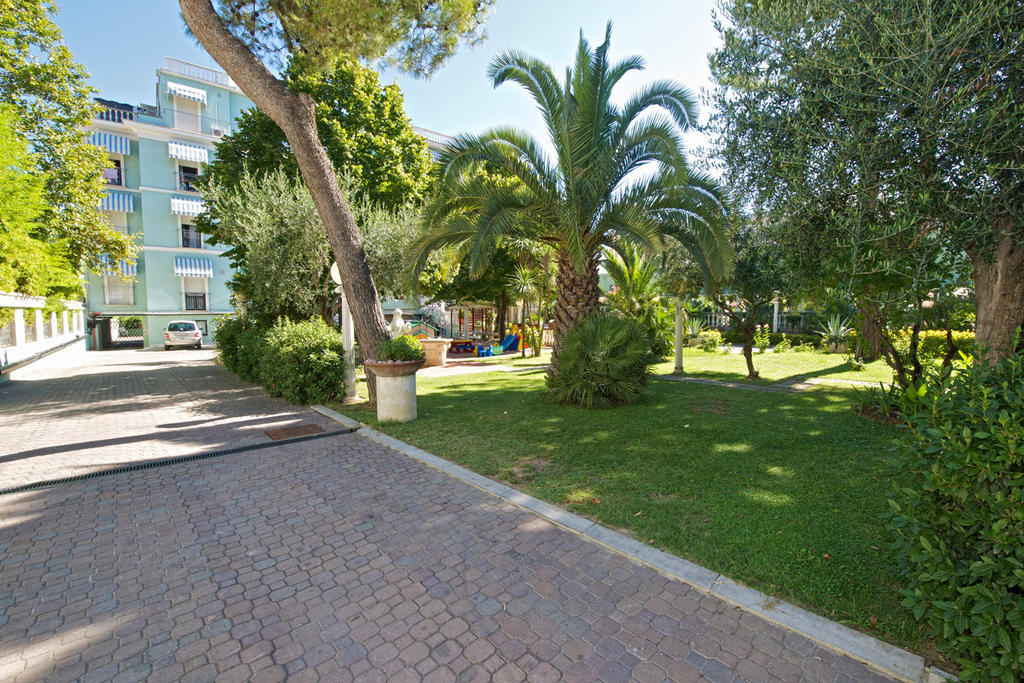 Hotel Garden Cattolica Zewnętrze zdjęcie