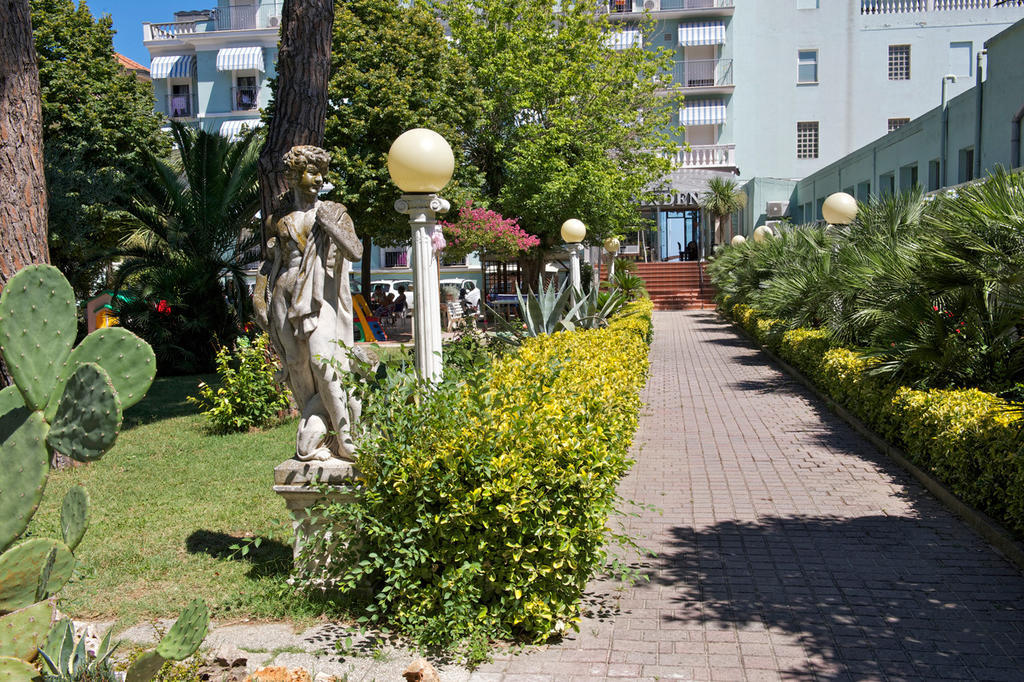 Hotel Garden Cattolica Zewnętrze zdjęcie