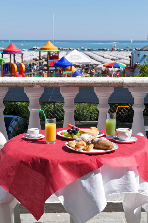 Hotel Garden Cattolica Zewnętrze zdjęcie